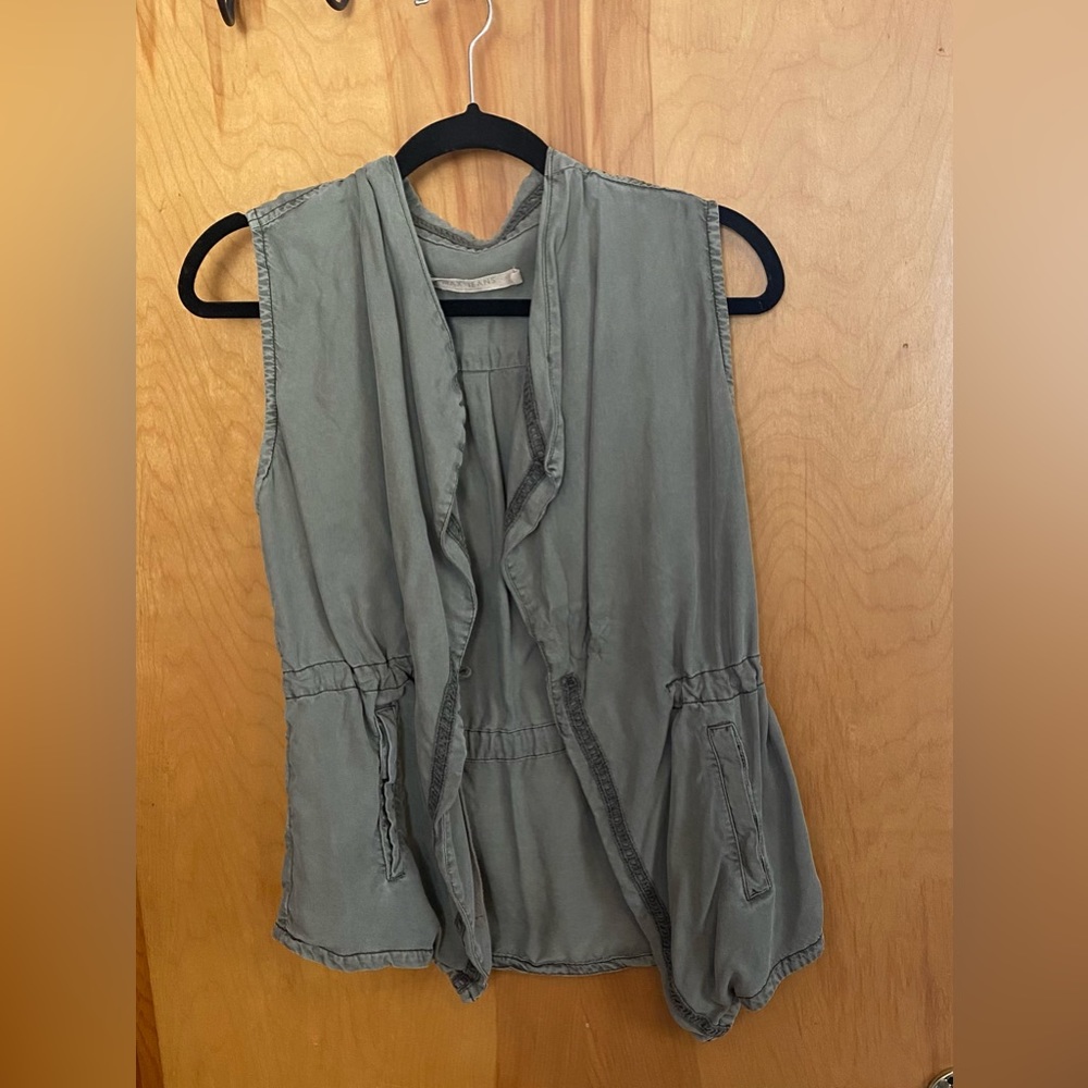 Max Jeans | OS | Army green vest